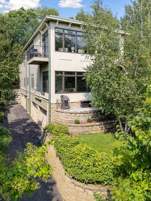 Minneapolis, MN 55410,4436 Thomas AVE S