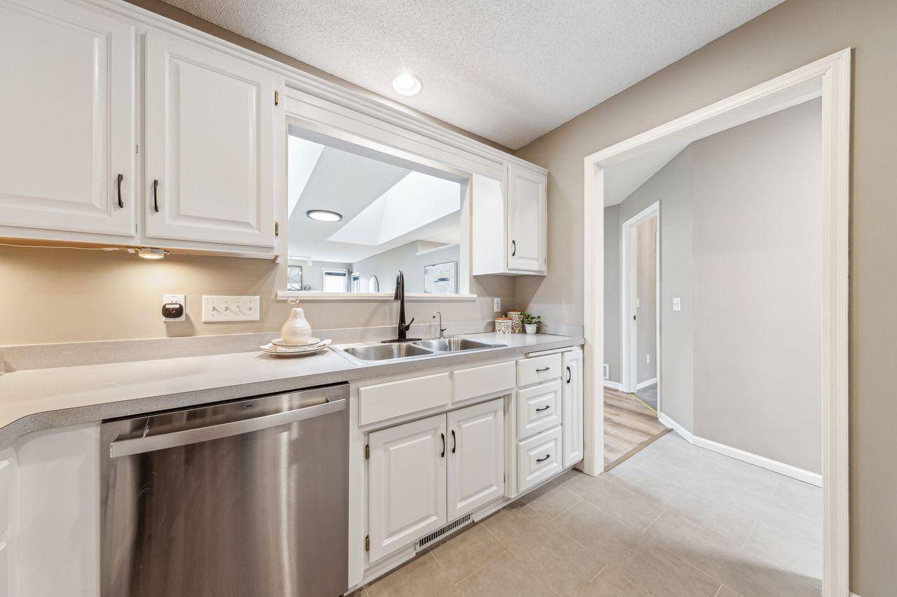 Saint Anthony, MN 55421,3454 Silver LN NE