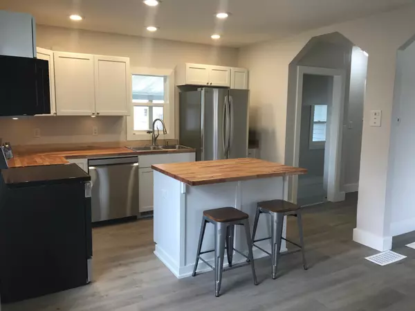 Brainerd, MN 56401,920 4th AVE NE