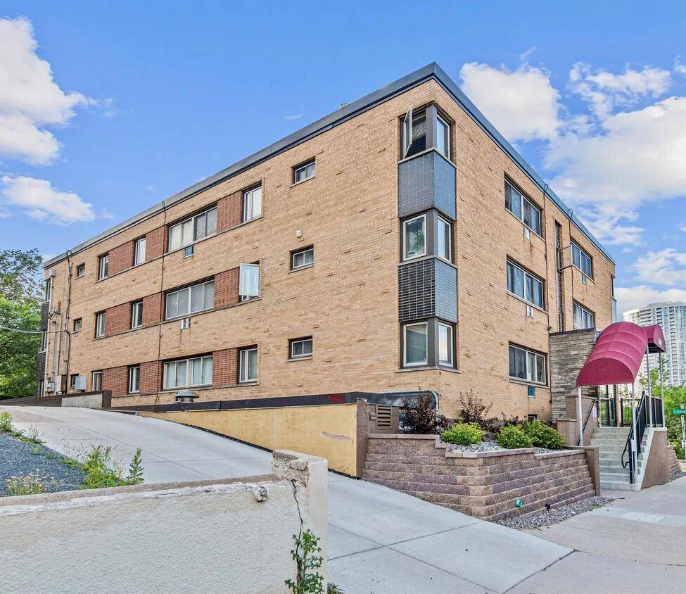 1800 Lasalle AVE #104, Minneapolis, MN 55403