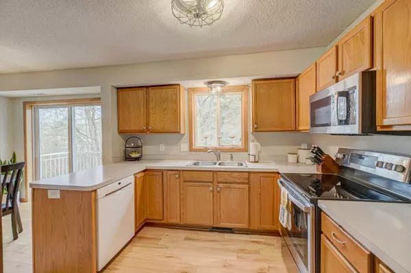 Maplewood, MN 55119,339 Parkview LN S