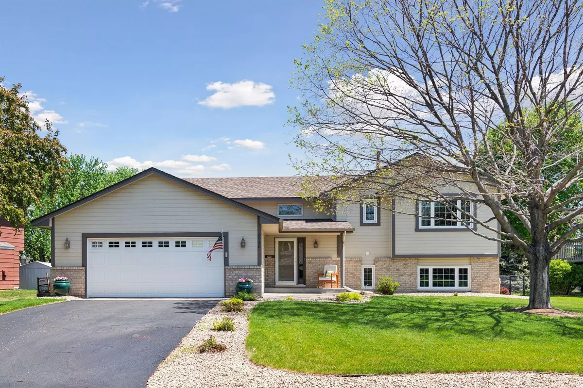 Brooklyn Park, MN 55443,8930 Woodhall XING N