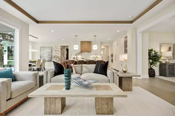 Edina, MN 55436,5316 Highwood DR W