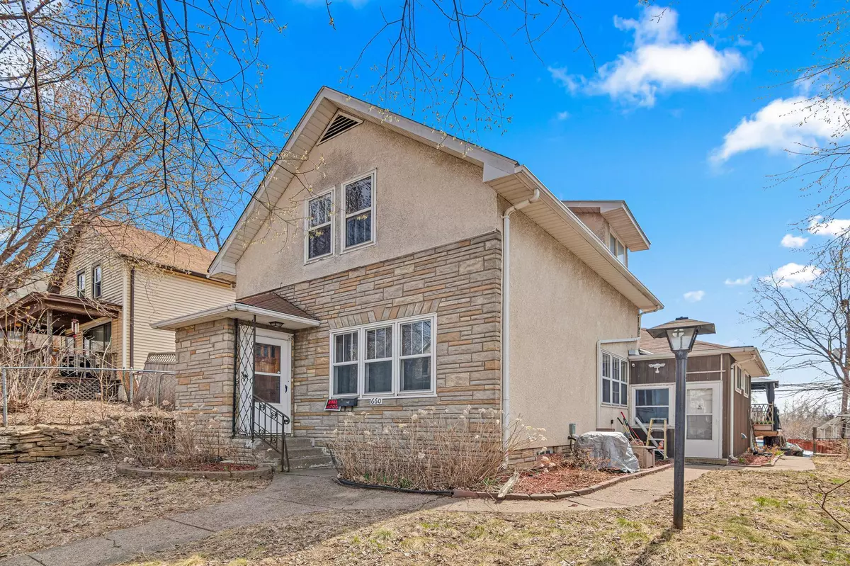 Saint Paul, MN 55106,660 Magnolia AVE E