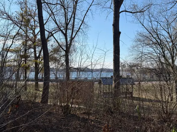 Prior Lake, MN 55372,xxx Bass St.