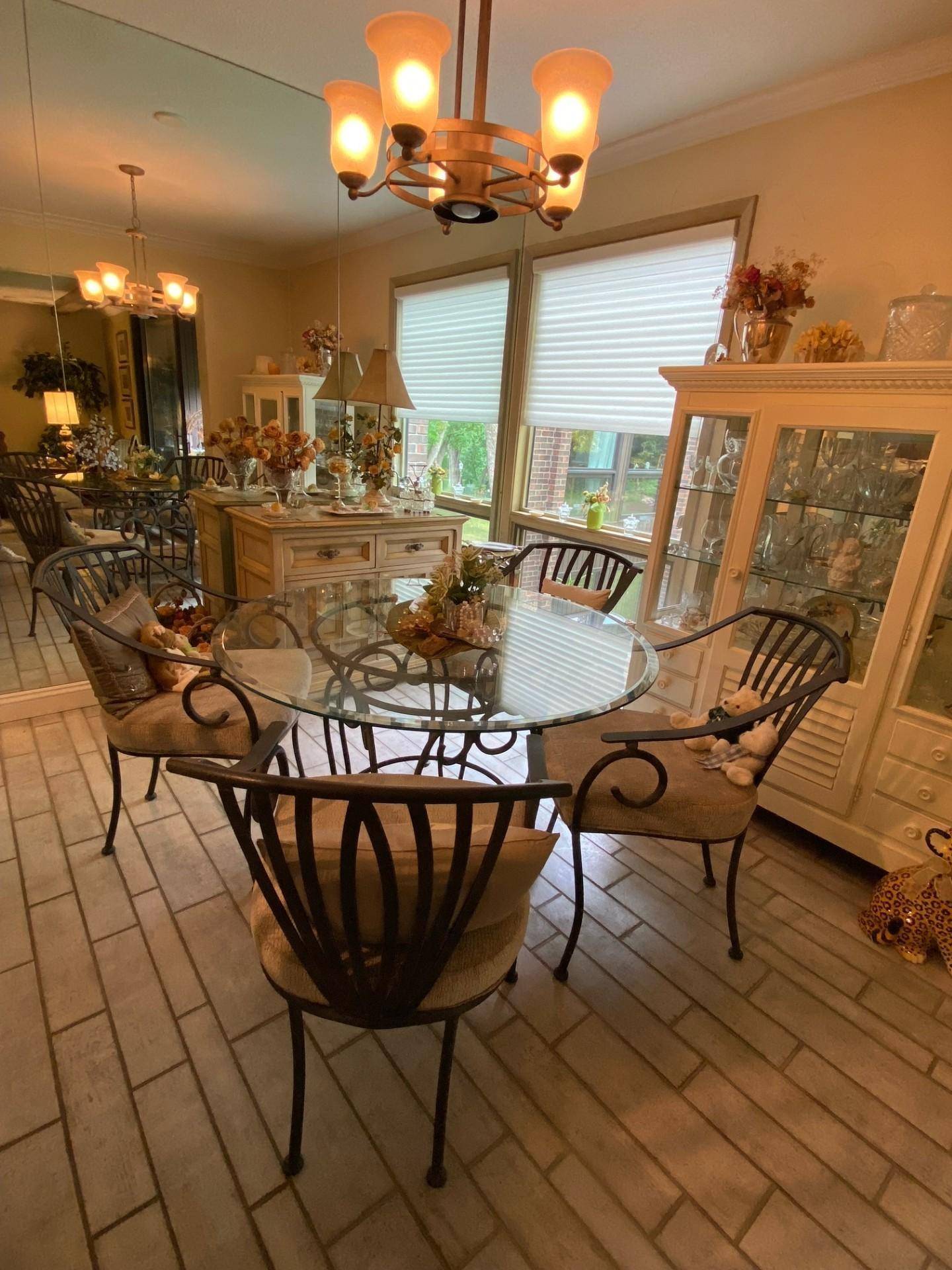 Edina, MN 55436,6075 Lincoln DR #201