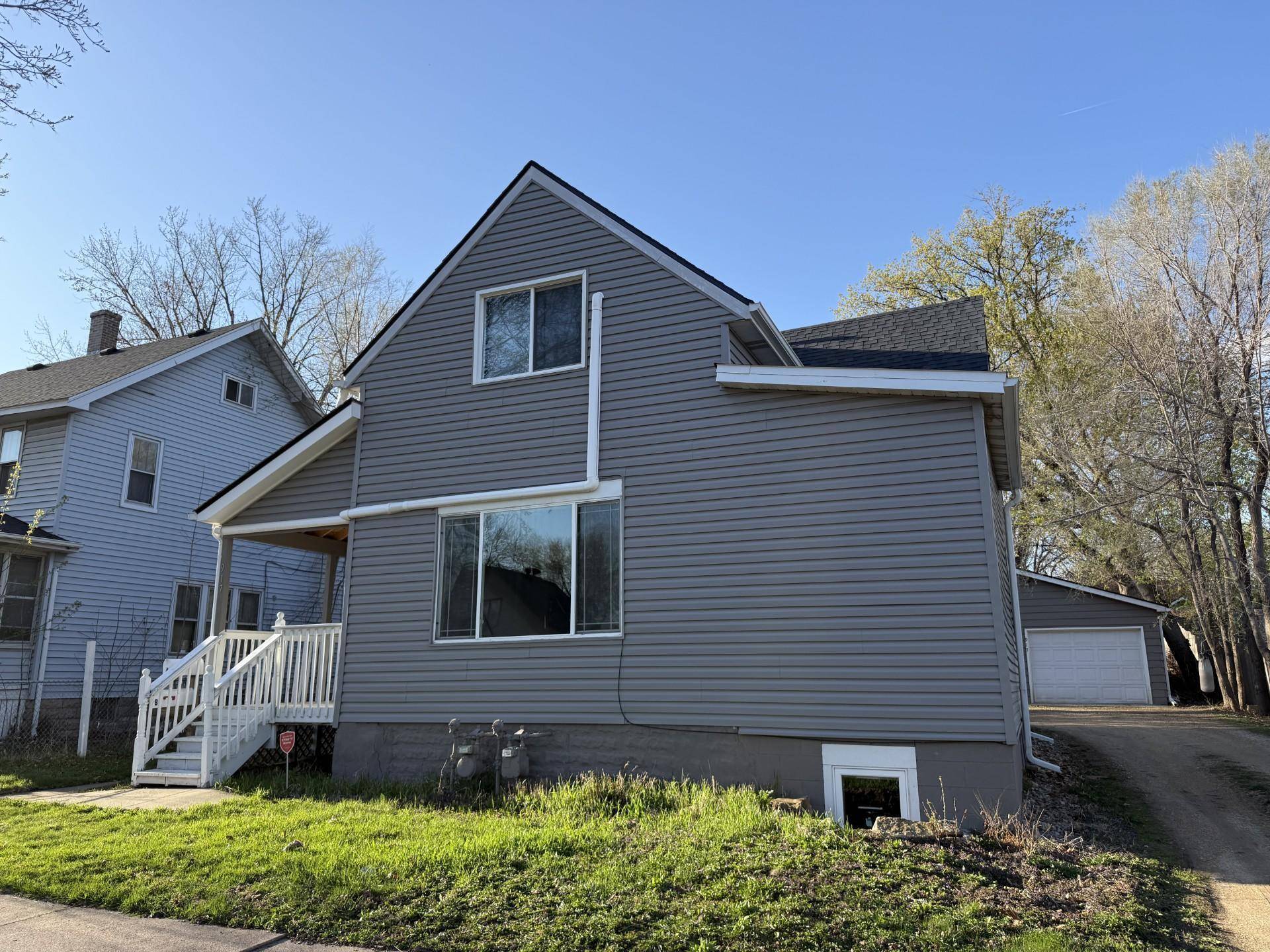 Saint Paul, MN 55106,917 Fremont AVE