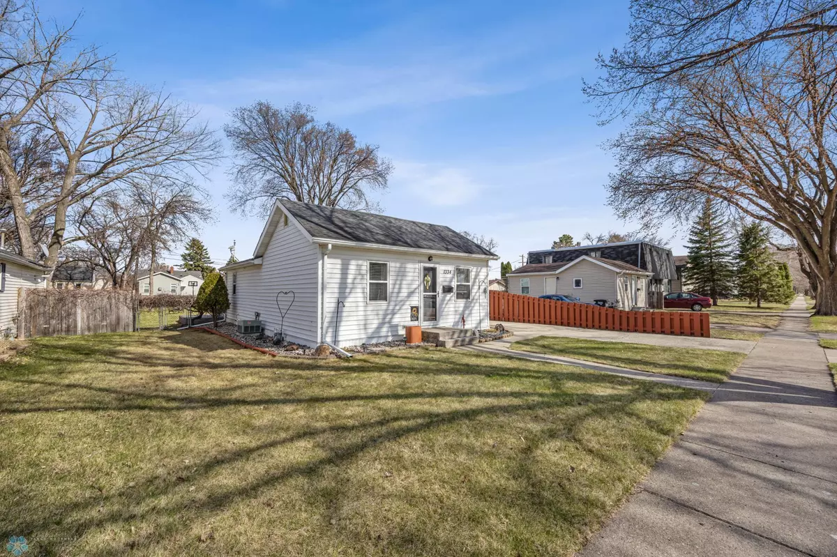 Fargo, ND 58103,1334 14th ST S