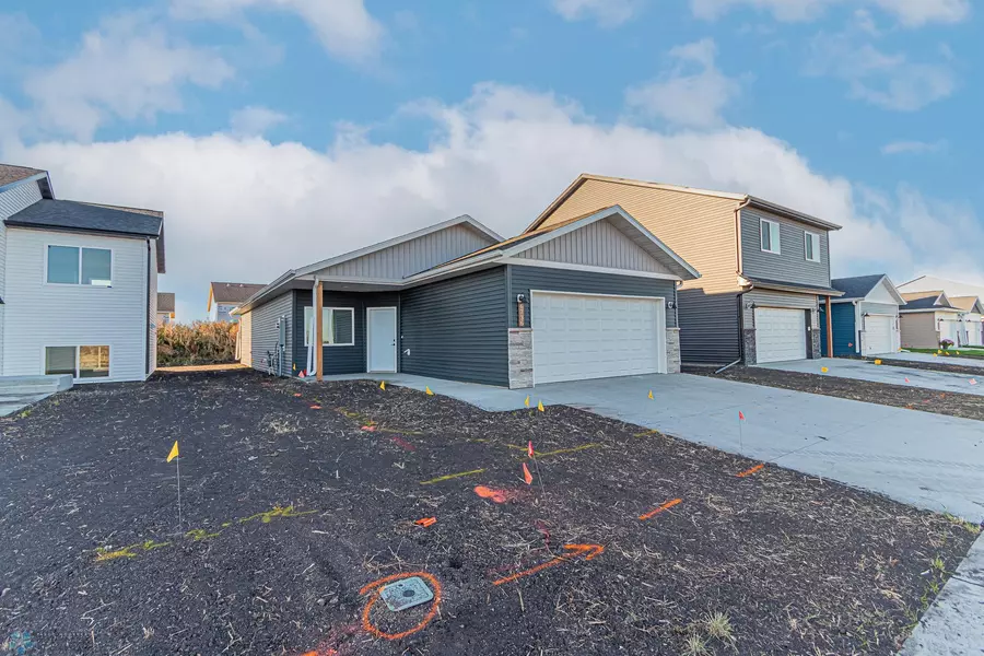 6736 66th AVE S, Horace, ND 58047