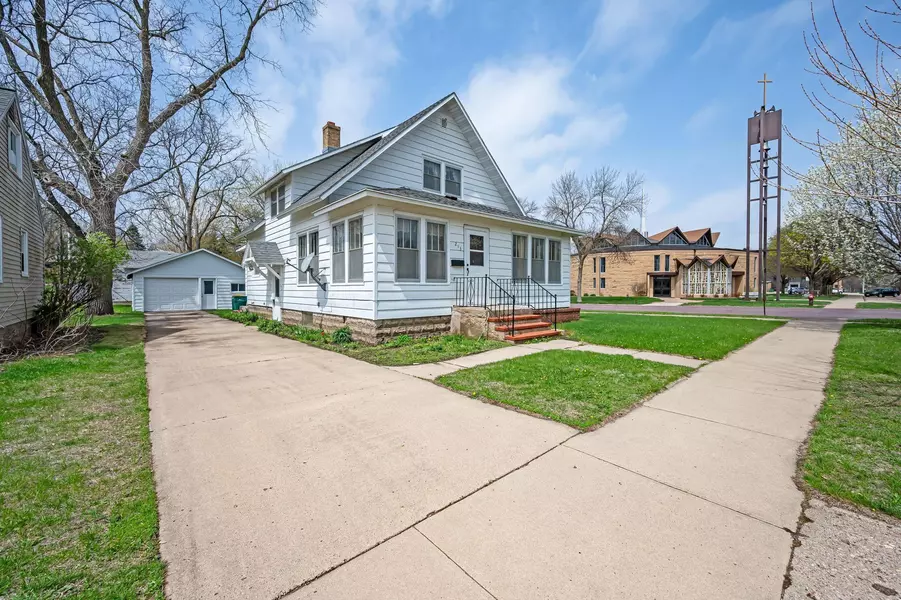 213 N Sverdrup AVE, Jackson, MN 56143