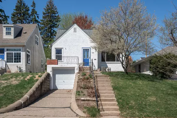 Saint Paul, MN 55116,635 Warwick ST