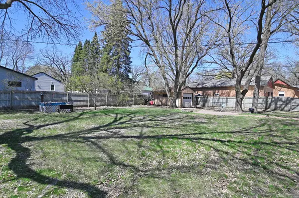 Princeton, MN 55371,215 11th AVE N