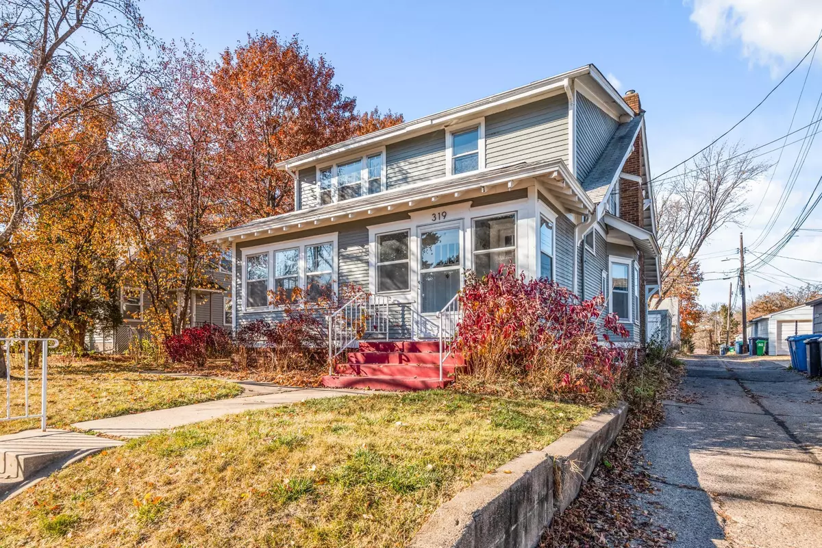 Minneapolis, MN 55405,319 Vincent AVE N