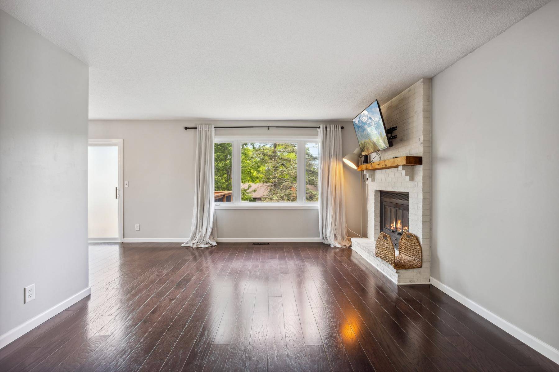 Eagan, MN 55123,1112 Gabbert CIR