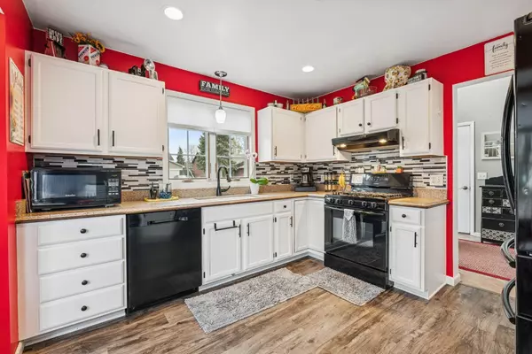 Apple Valley, MN 55124,7235 158th ST W