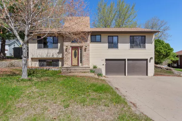 437 Nichols CT, Saint Peter, MN 56082