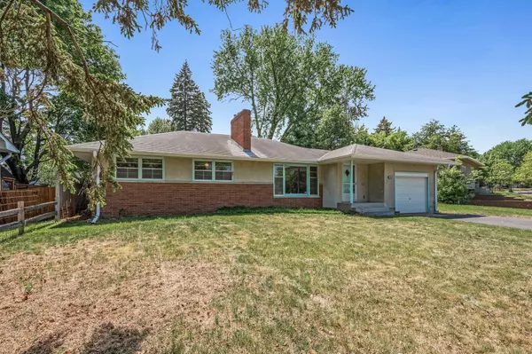 36 Logan AVE E, West Saint Paul, MN 55118