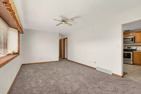 Maplewood, MN 55109,1485 Viking DR E