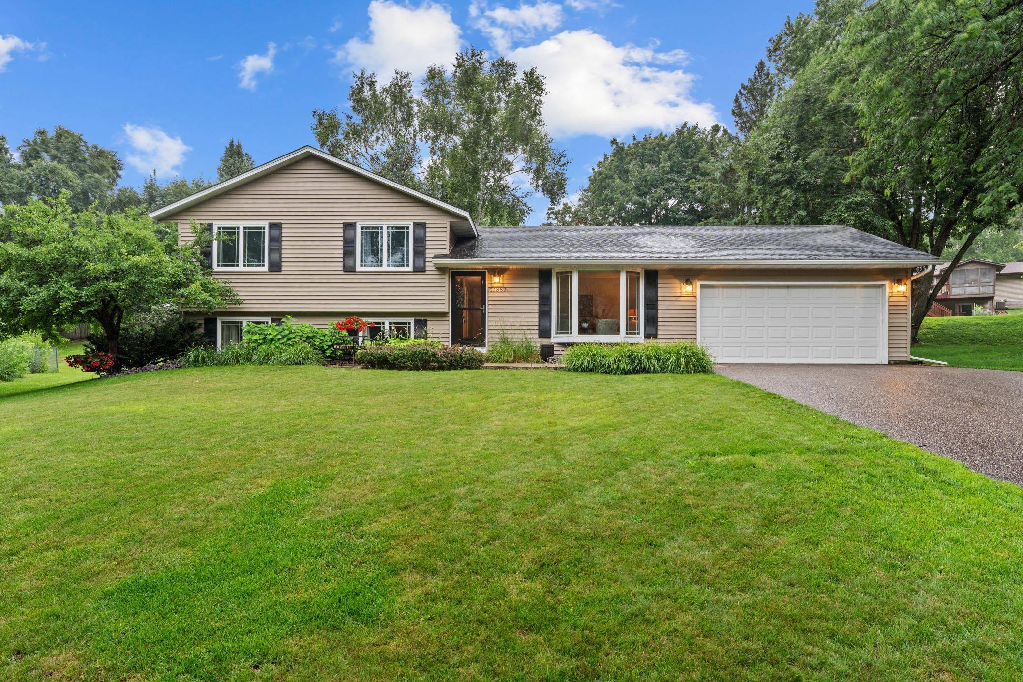 10382 Greyfield CT, Eden Prairie, MN 55347