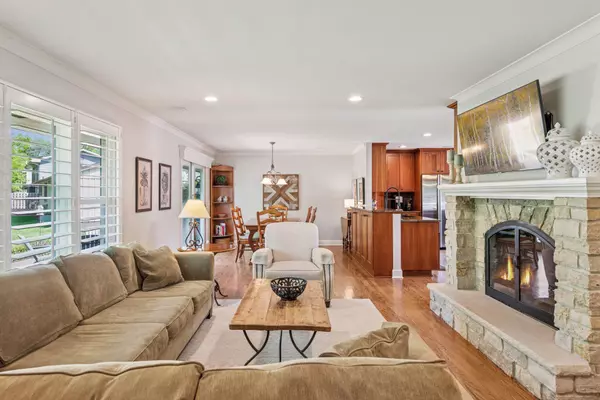 Edina, MN 55439,6413 Limerick LN