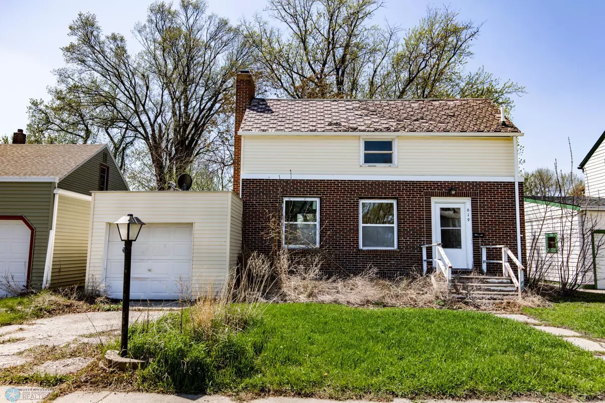 Wahpeton, ND 58075,619 5th ST N