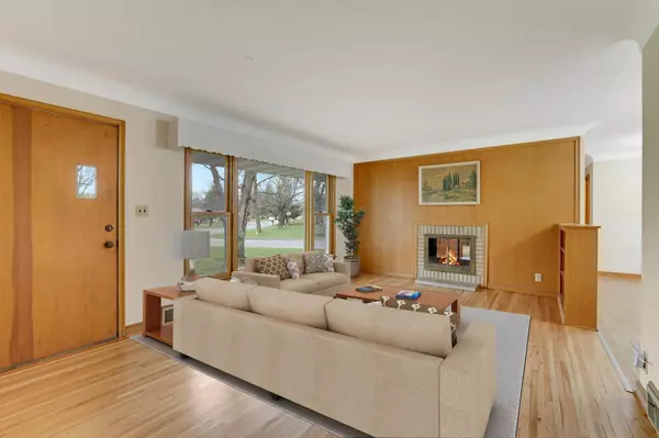 Roseville, MN 55113,1245 Oakcrest AVE