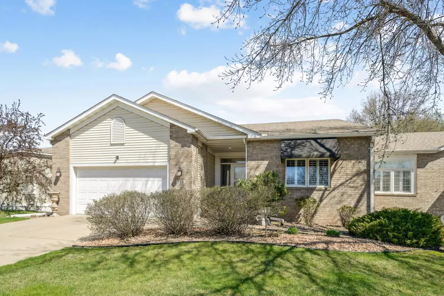 786 Monet CT, Mendota Heights, MN 55120
