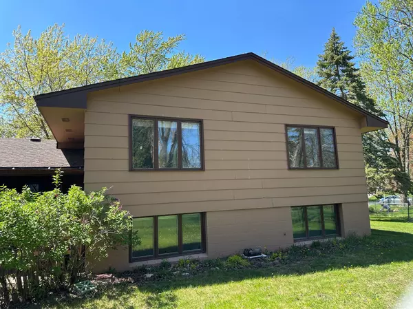 Roseville, MN 55113,2748 Kent ST