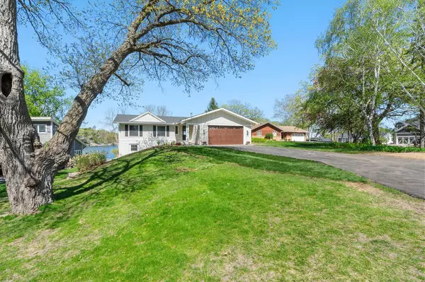 3124 Linden CIR NW, Prior Lake, MN 55372