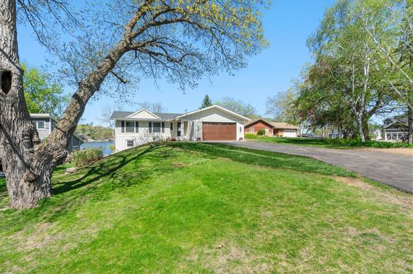 3124 Linden CIR NW, Prior Lake, MN 55372