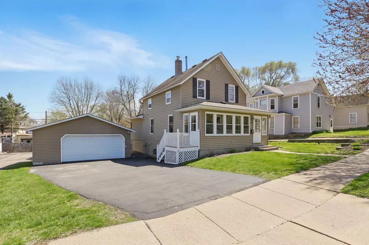 Hastings, MN 55033,905 Ramsey ST