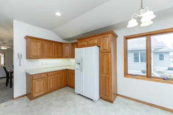 Saint Charles, MN 55972,274 Dawn Ave
