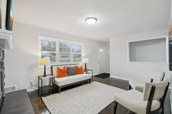 Inver Grove Heights, MN 55076,4044 71st ST E