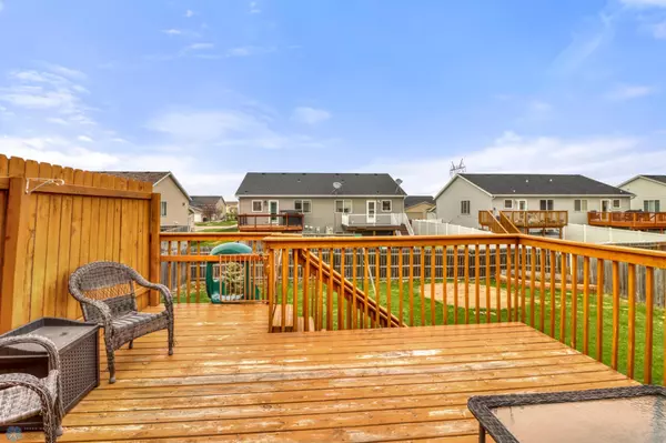West Fargo, ND 58078,1040 39th AVE W