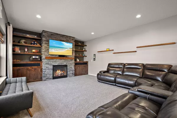 Lakeville, MN 55044,9687 212th ST W
