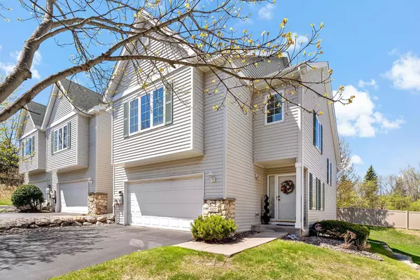 6227 Upland LN N, Maple Grove, MN 55311