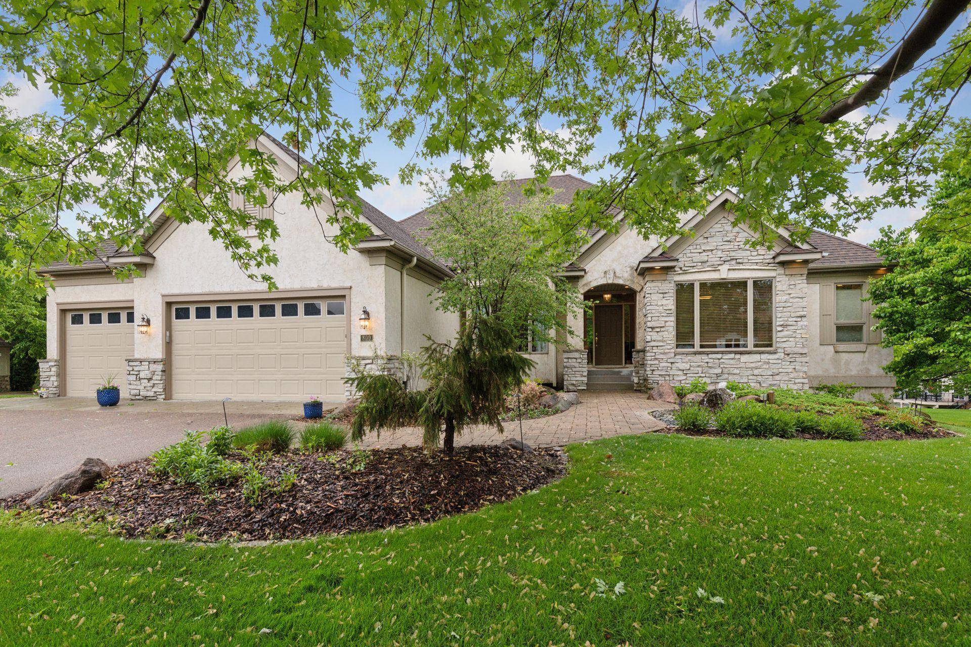 809 Saint Moritz, Victoria, MN 55386