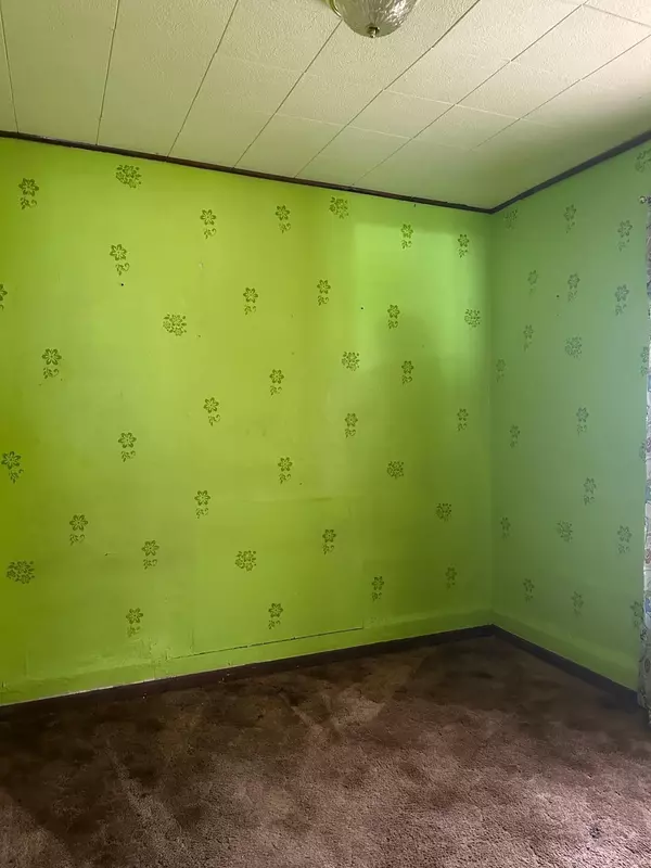 Luverne, MN 56156,207 N Kniss AVE