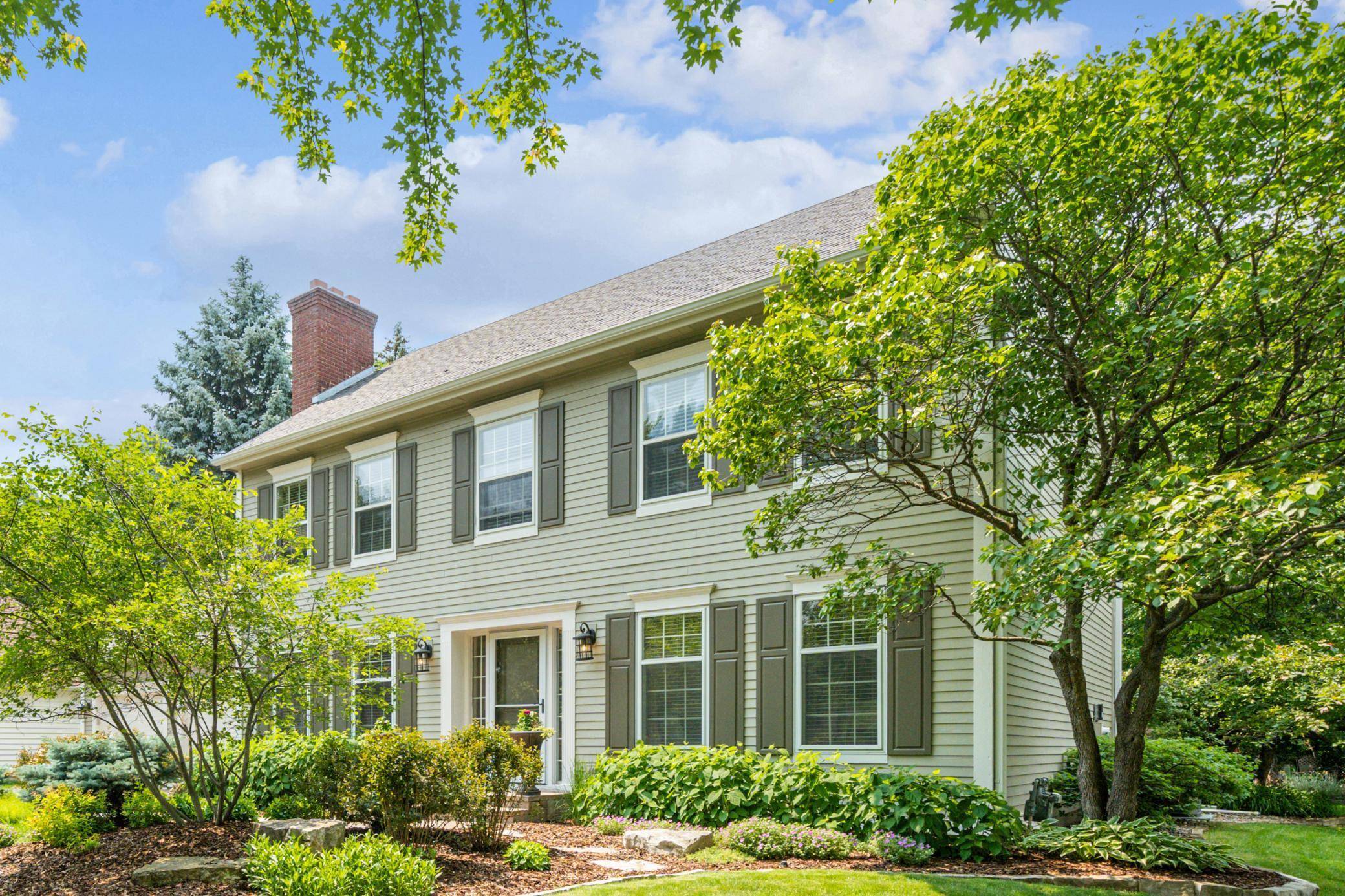 3707 Woodland TRL, Eagan, MN 55123