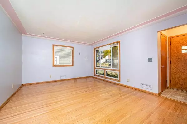 Columbia Heights, MN 55421,3812 2 1/2 ST NE