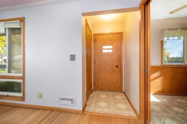 Columbia Heights, MN 55421,3812 2 1/2 ST NE