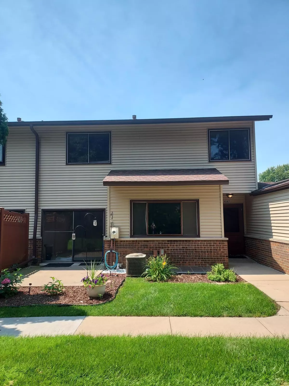Saint Anthony, MN 55421,4087 Foss RD