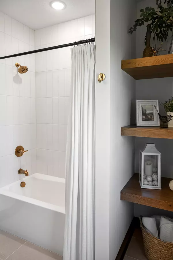 Faribault, MN 55021,2038 Legacy DR