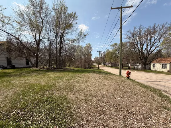 Appleton, MN 56208,249 N Nelson ST