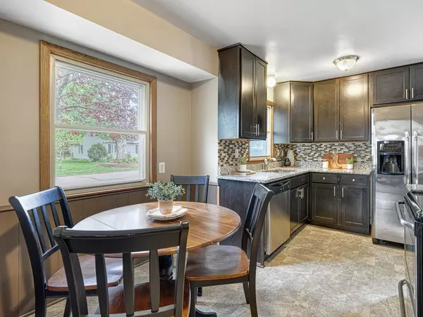 Minnetonka, MN 55345,5024 Mayview RD