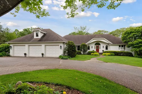 5325 Saddle Ridge TRL, Independence, MN 55359