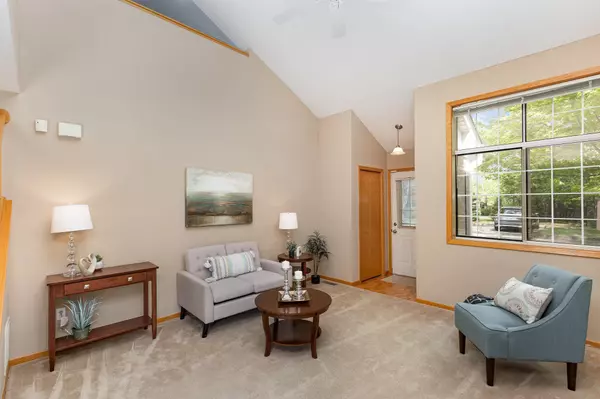 Minnetonka, MN 55305,2721 Autumnwood LN