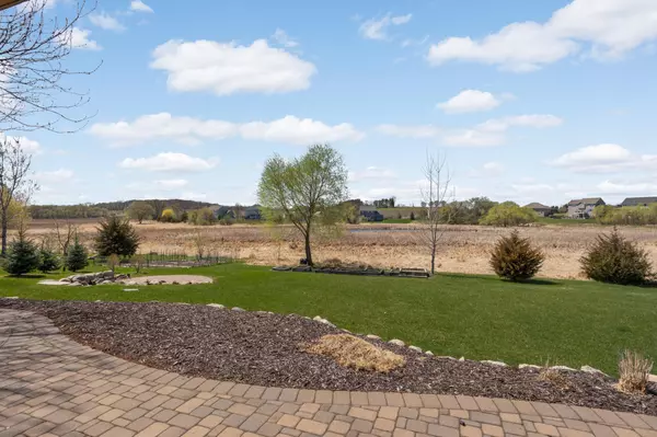 Minnetrista, MN 55375,4589 Merganser DR