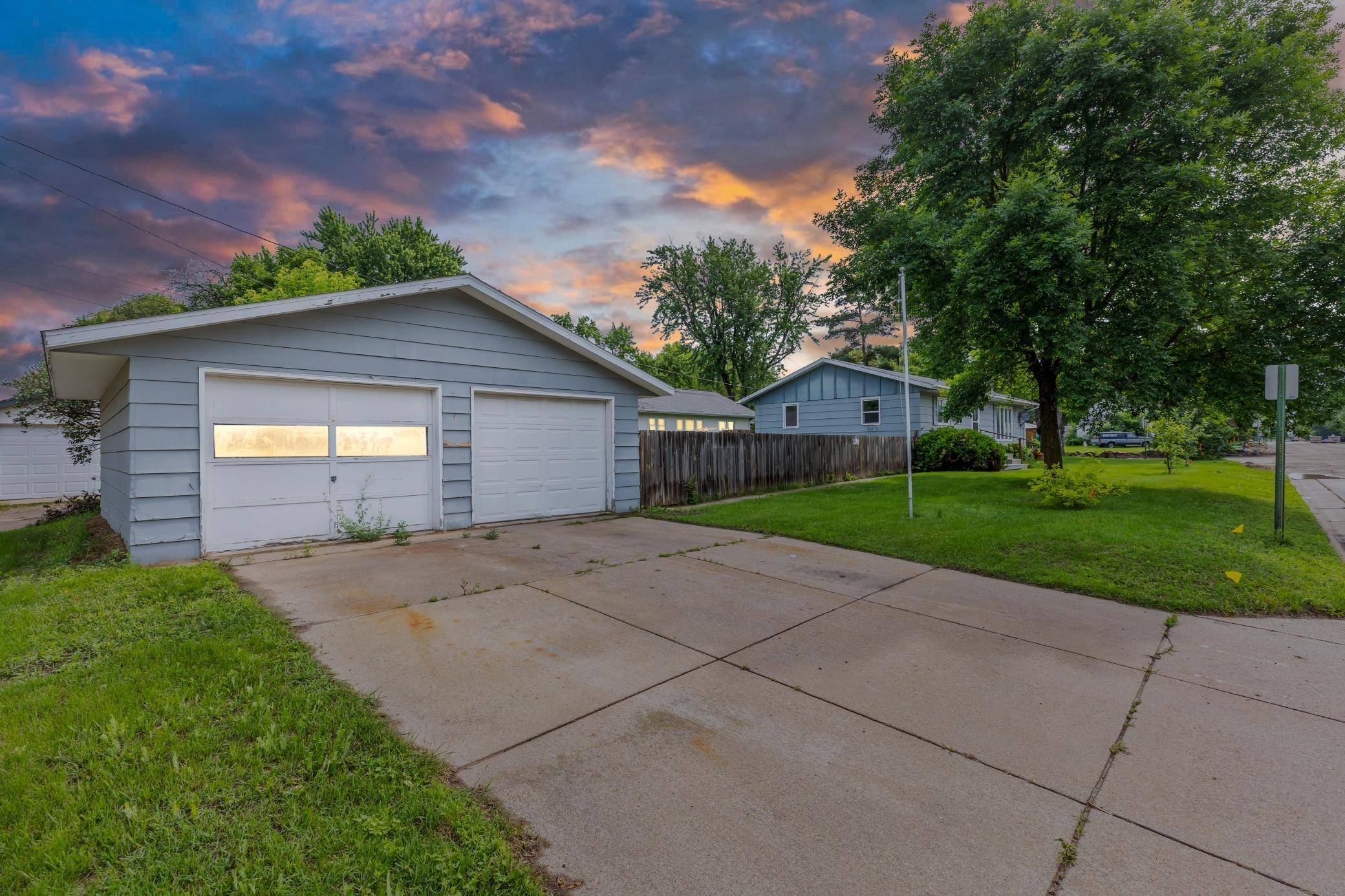 Brainerd, MN 56401,801 3rd AVE NE