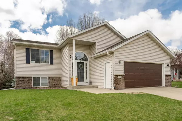 4424 Manor DR NW, Rochester, MN 55901